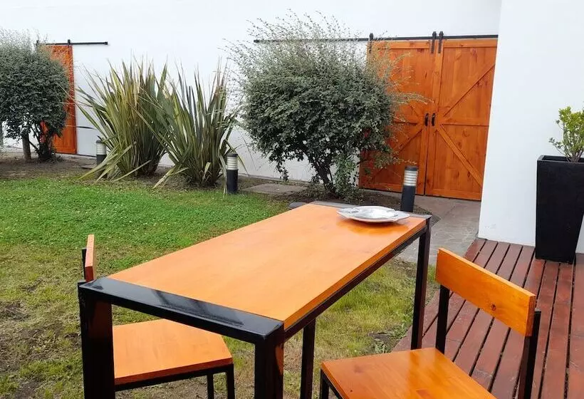 ホテル Calafate Parque