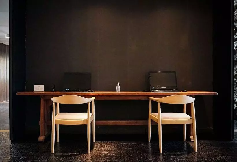 ホテル Calafate Parque