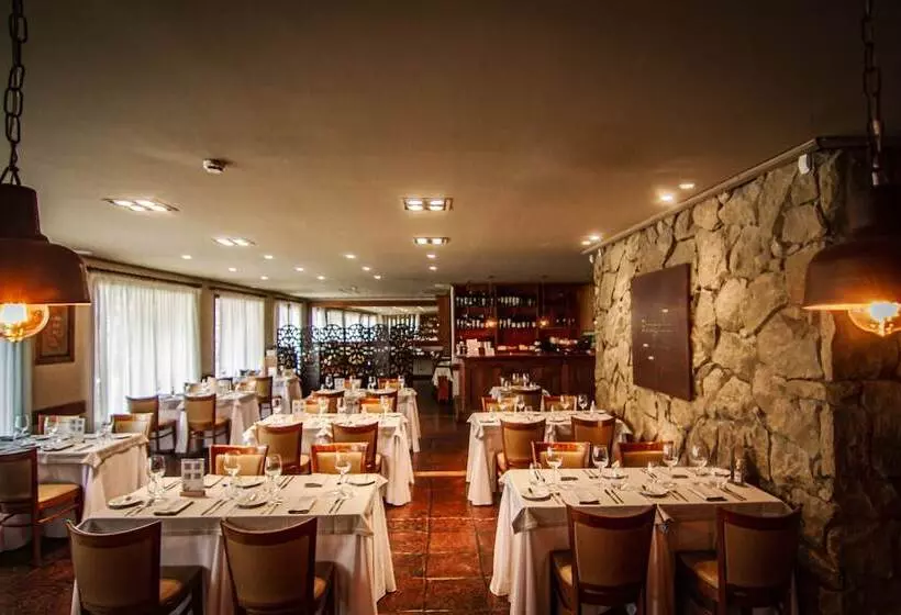 ホテル Calafate Parque