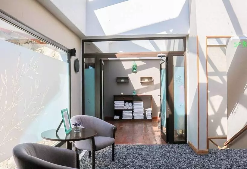 ホテル Calafate Parque