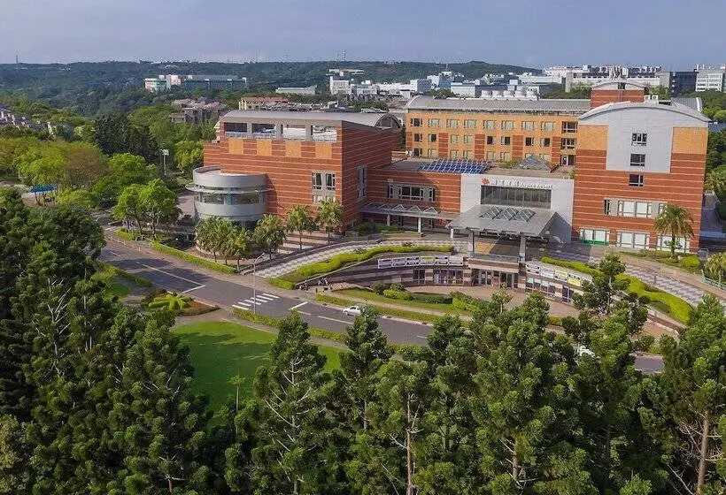 هتل Aspire Resort