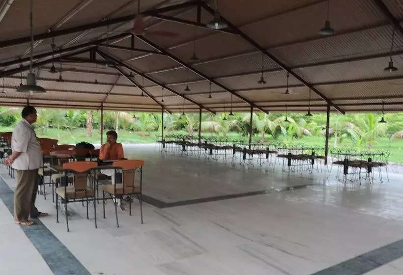 Hotelli Deshawar Resort