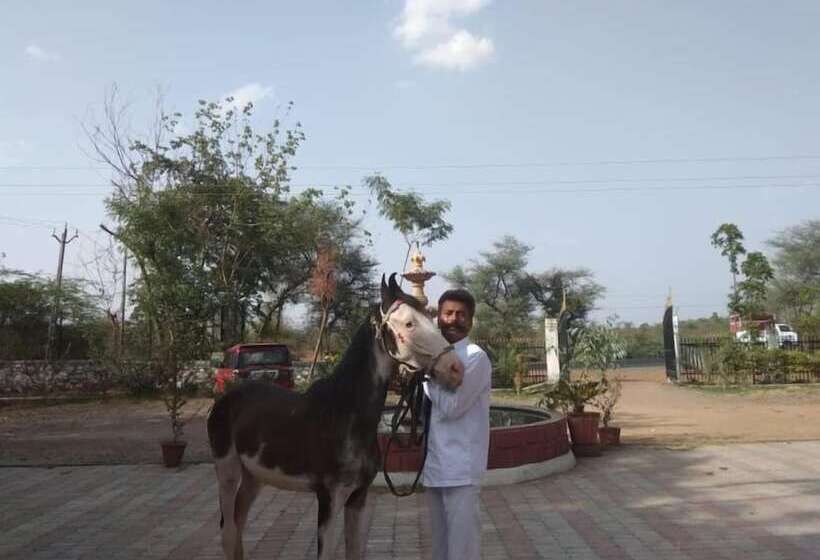 فندق Deshawar Resort