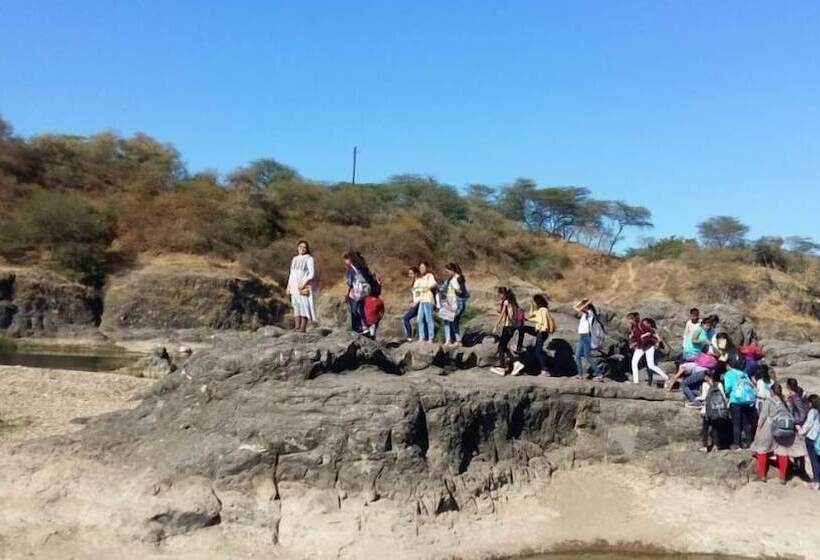 فندق Deshawar Resort