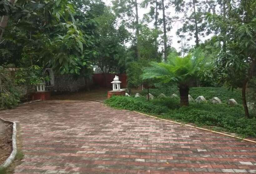 فندق Deshawar Resort