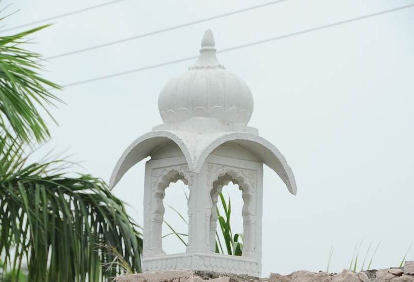 فندق Deshawar Resort