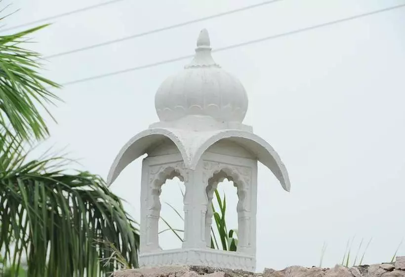 Hotelli Deshawar Resort