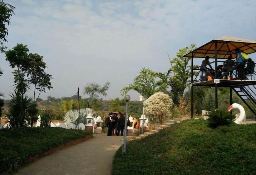 فندق Deshawar Resort