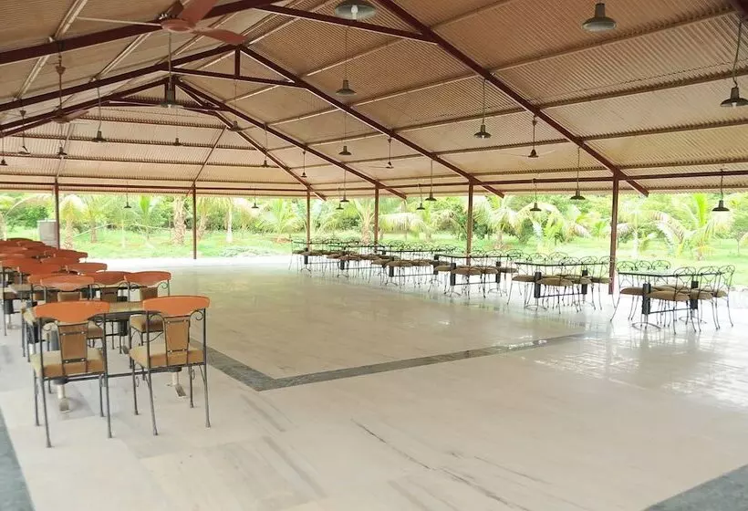 Hotelli Deshawar Resort