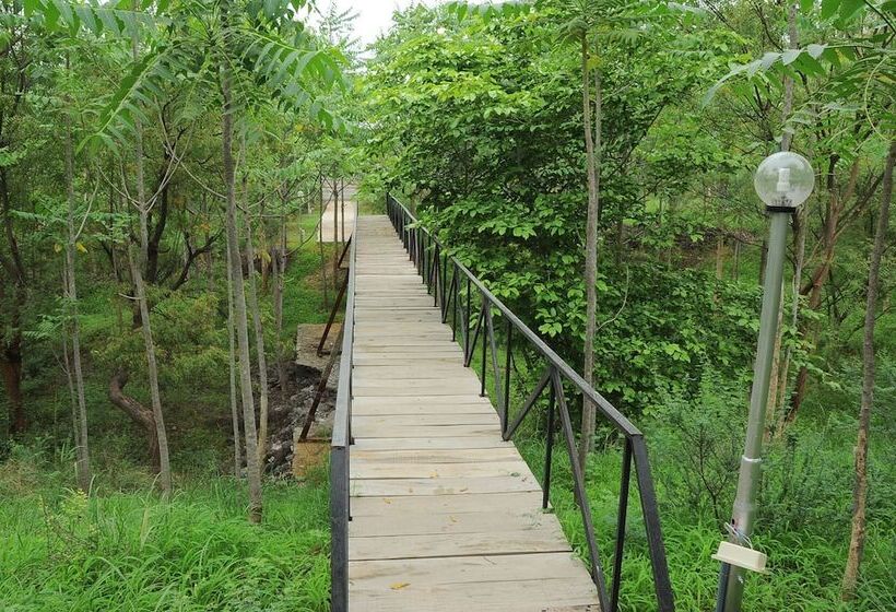 فندق Deshawar Resort