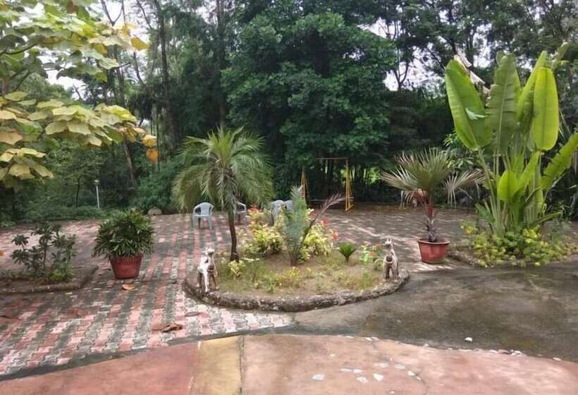 فندق Deshawar Resort