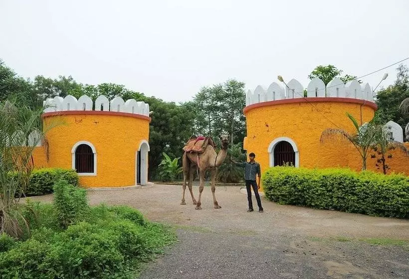 Hotelli Deshawar Resort