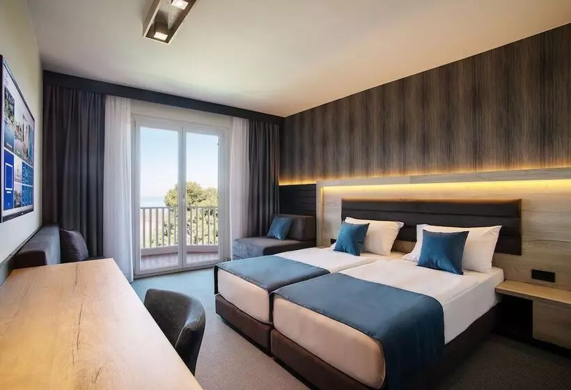 هتل Haliaetum  San Simon Resort