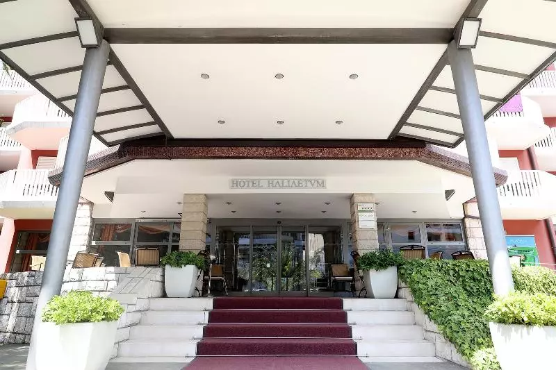 هتل Haliaetum  San Simon Resort