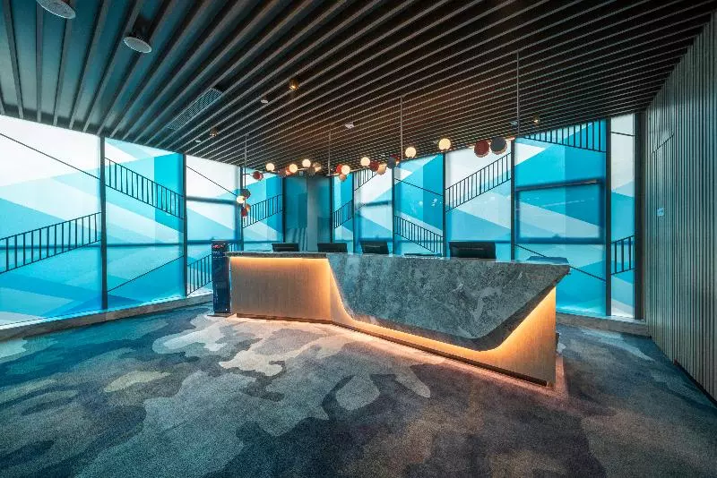 هتل Holiday Inn Express Zhuhai Gongbei, An Ihg