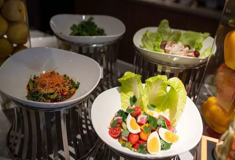 هتل Holiday Inn Express Zhuhai Gongbei, An Ihg