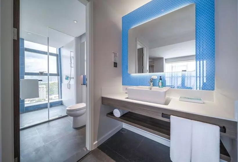 هتل Holiday Inn Express Zhuhai Gongbei, An Ihg