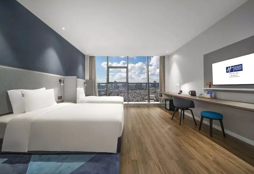 هتل Holiday Inn Express Zhuhai Gongbei, An Ihg