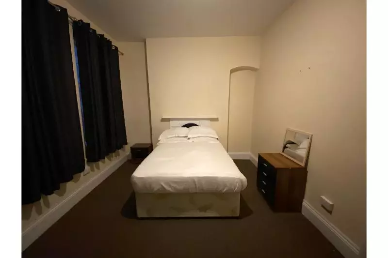 هتل Newport Lodge
