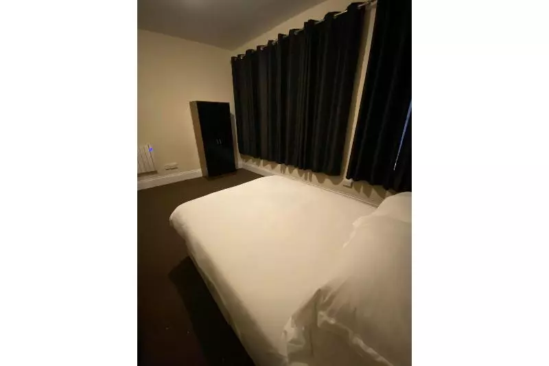هتل Newport Lodge