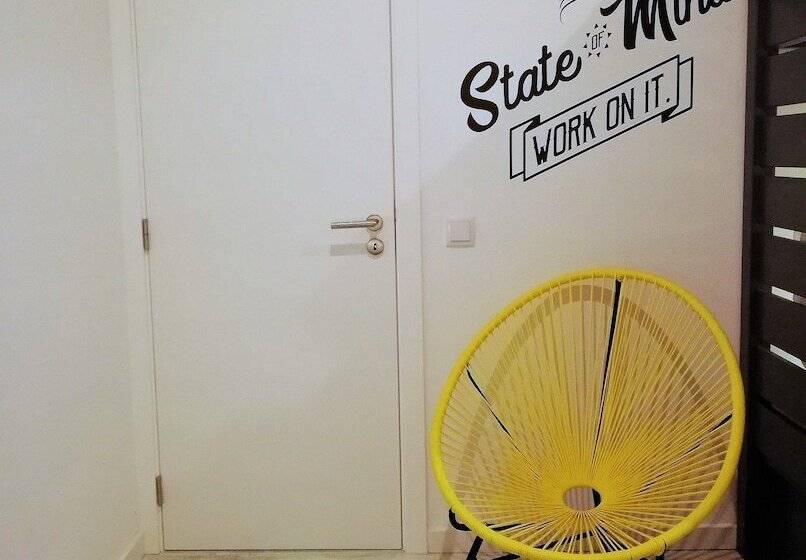 Otel Son Of A Beach Hostel