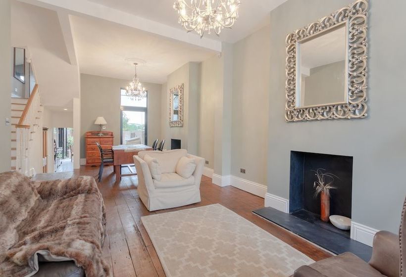 4 Bedroom Victorian House Near Notting Hill