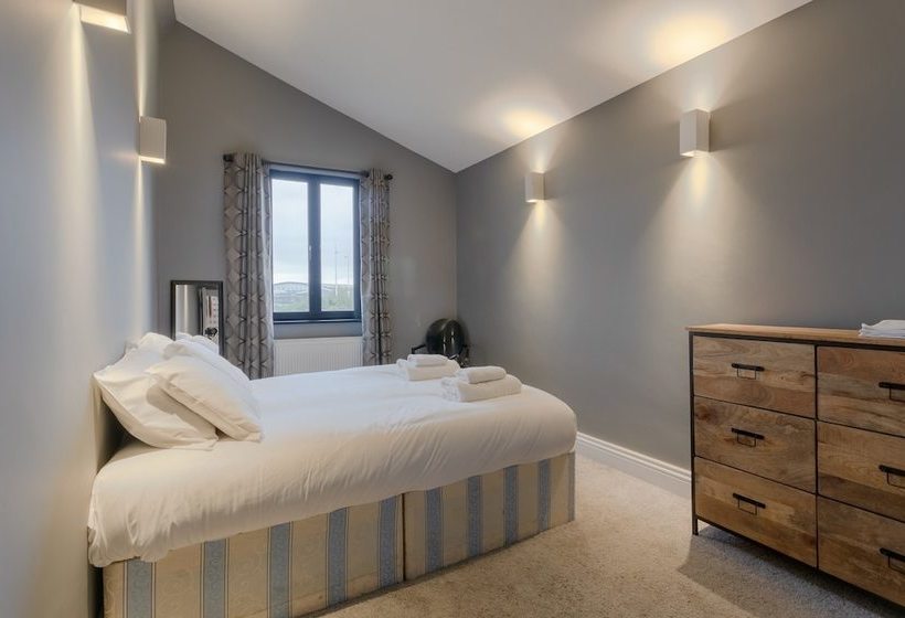 4 Bedroom Victorian House Near Notting Hill