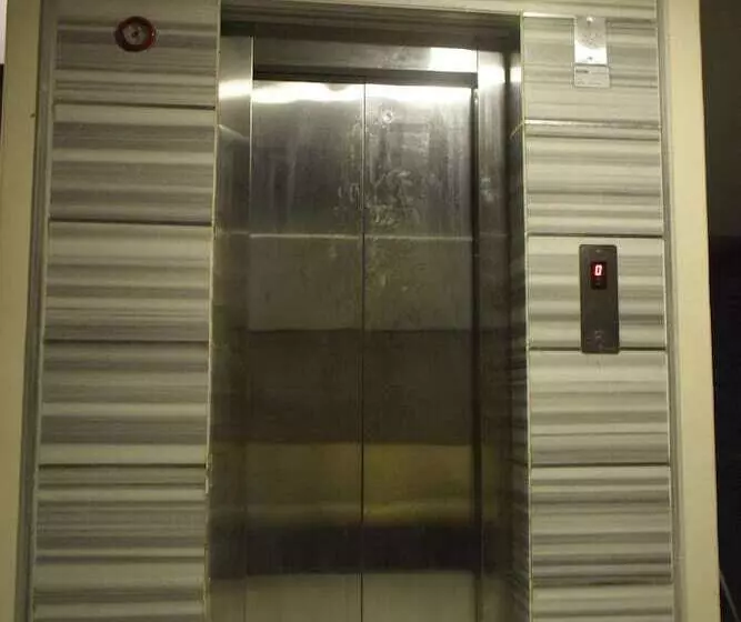 ホテル Vir Sai