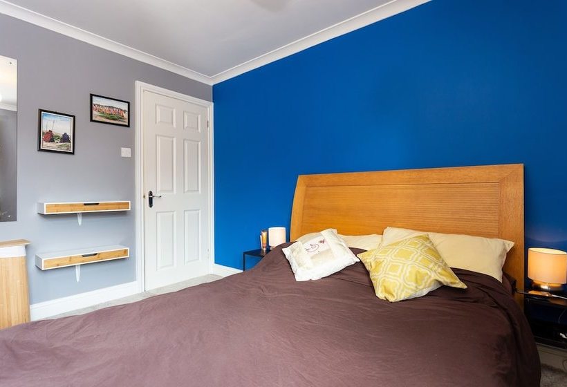 Spacious 3 Bed House With Garden In Bermondsey