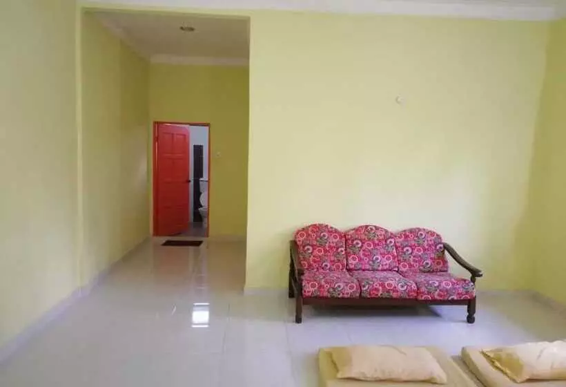 ホテル By Lawang Suites