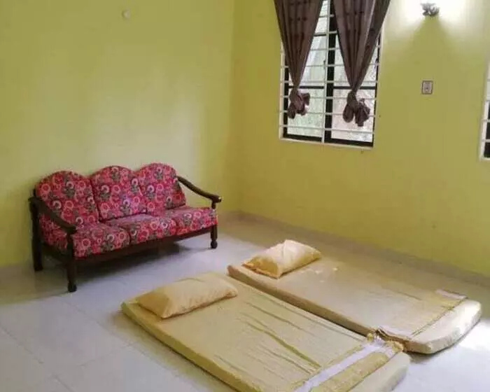 ホテル By Lawang Suites