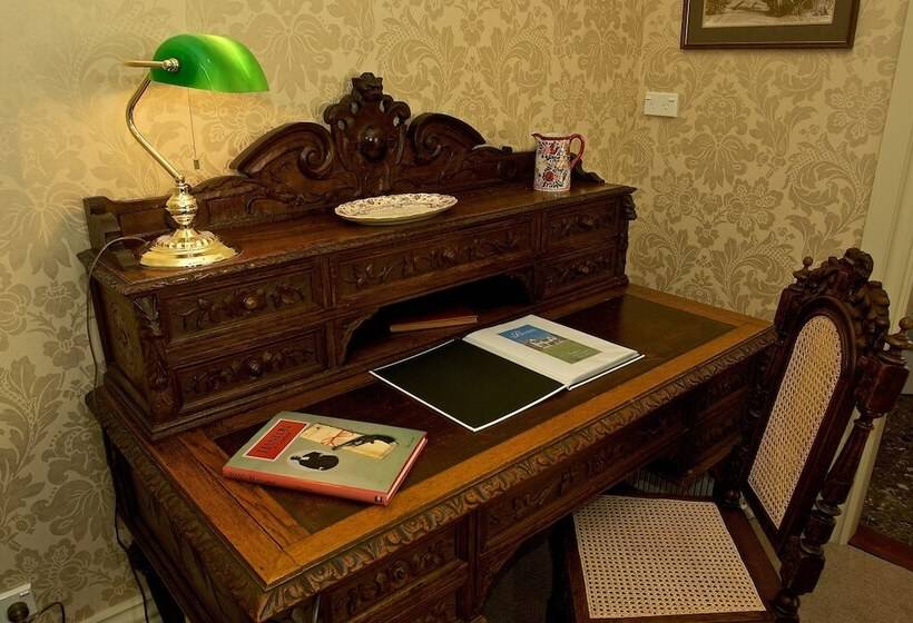 Отель The Birches Bed & Breakfast