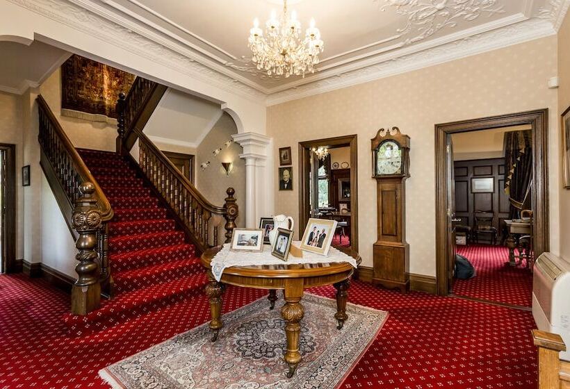 Отель The Birches Bed & Breakfast