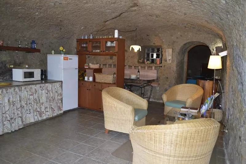 Casa Cueva El Mimo