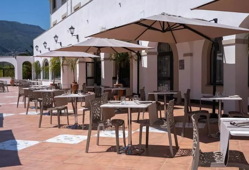 酒店 Al Balhara Resort & Spa