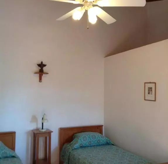 هتل La Casa De Cafe Bed And Breakfast