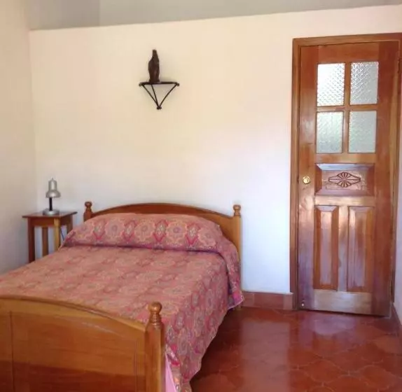 هتل La Casa De Cafe Bed And Breakfast