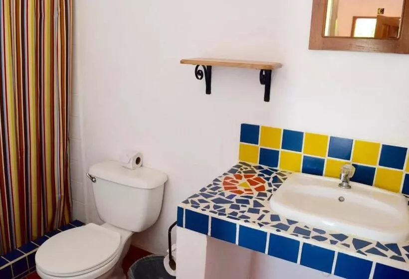 هتل La Casa De Cafe Bed And Breakfast