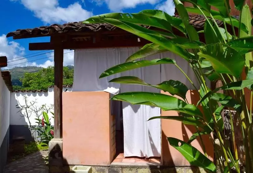 هتل La Casa De Cafe Bed And Breakfast