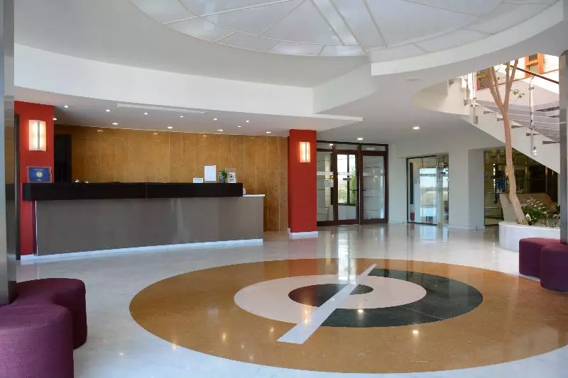 Отель Macaris Suites & Spa