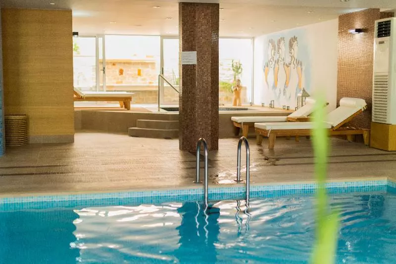 Отель Macaris Suites & Spa