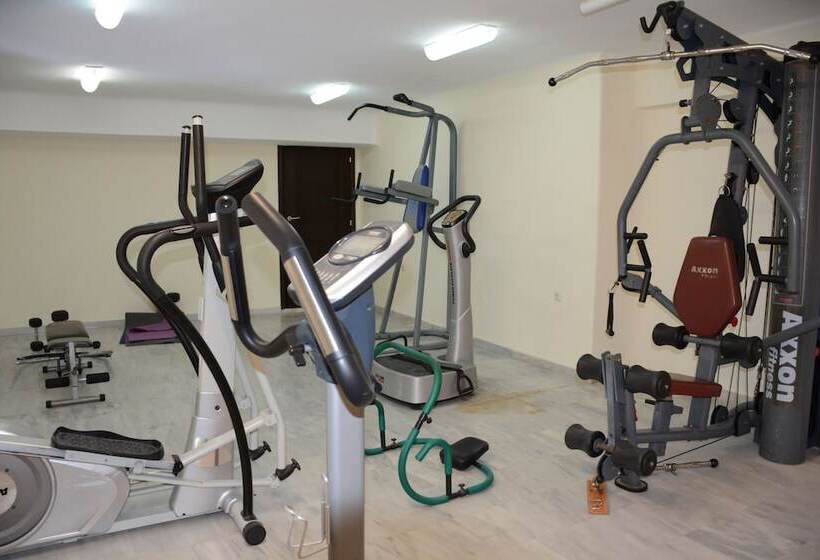 בית מלון כפרי Macaris Suites & Spa