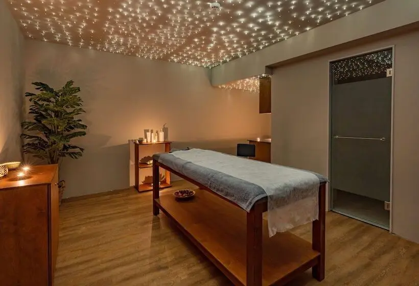 Hotel Minos