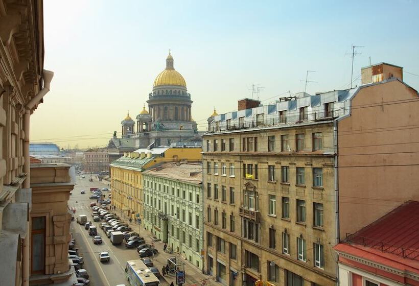 فندق Petro Palace