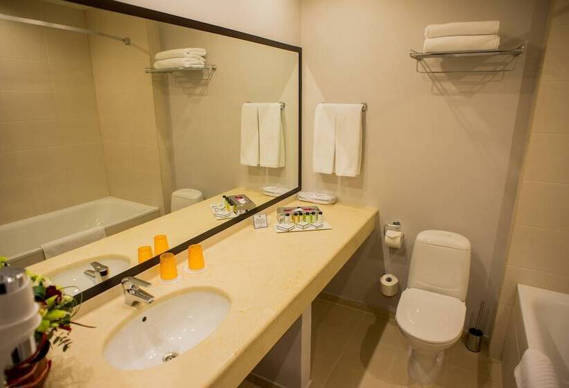 فندق Petro Palace