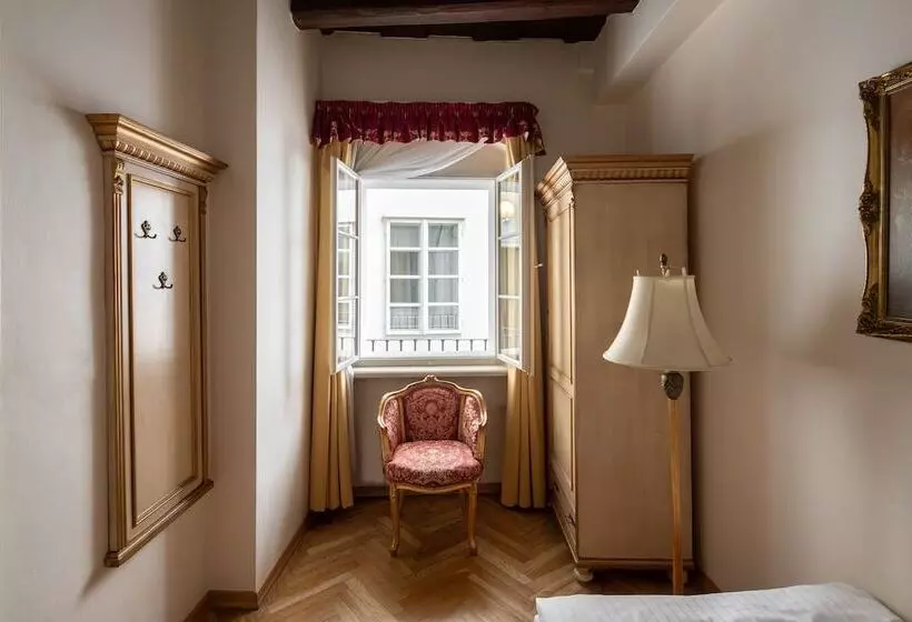 هتل Residence Green Lobster