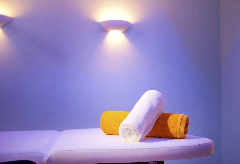 בית מלון כפרי Simantro Resort