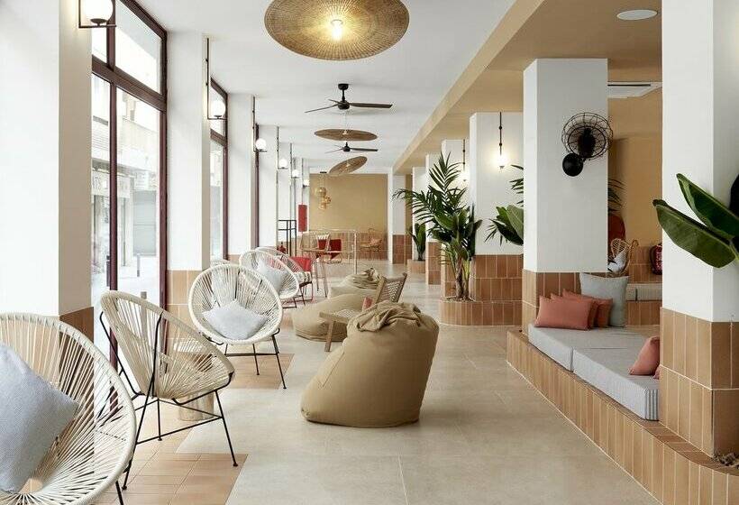 ホテル tent Lloret de Mar