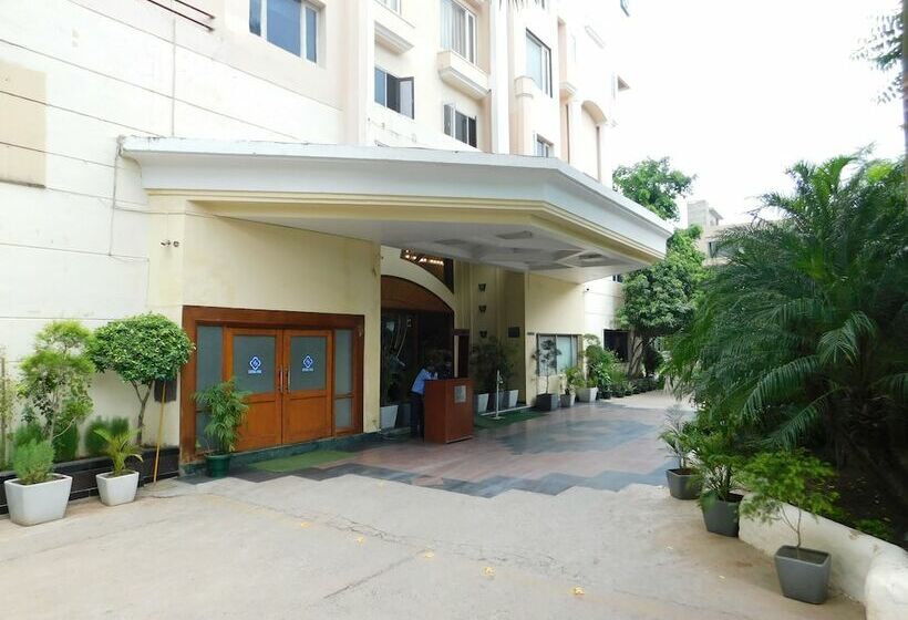 בית מלון כפרי The Central Park