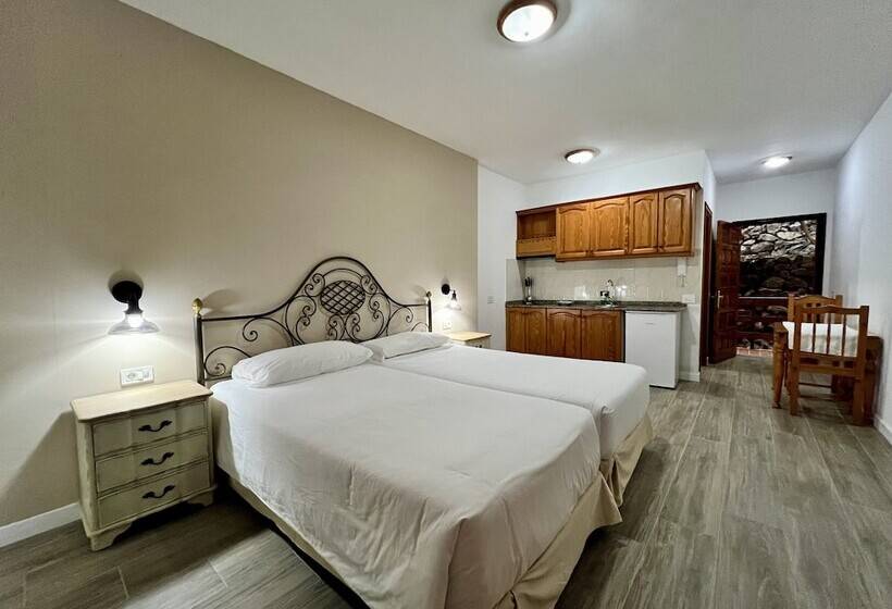 Apartamentos Frontera